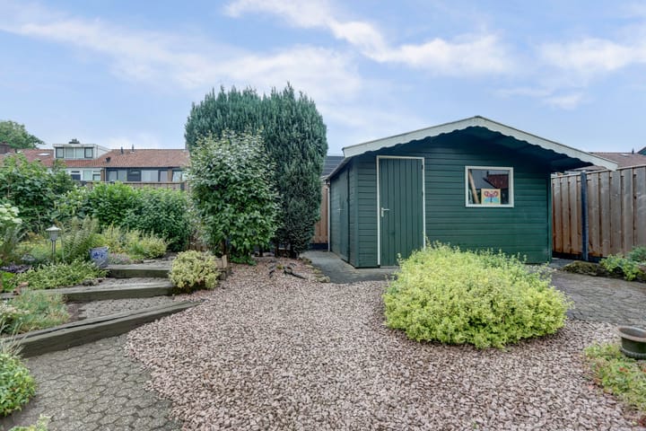 Foto 34 van Van Middachtenweg 12