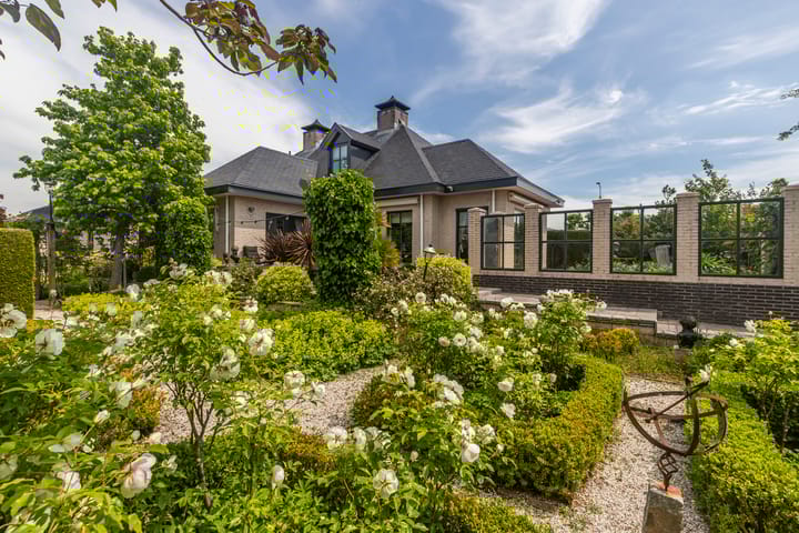 Photo 2 of Vredebestlaan 47