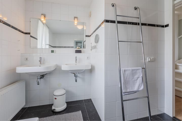 Foto 44 van Pater Leijdekkersstraat 107