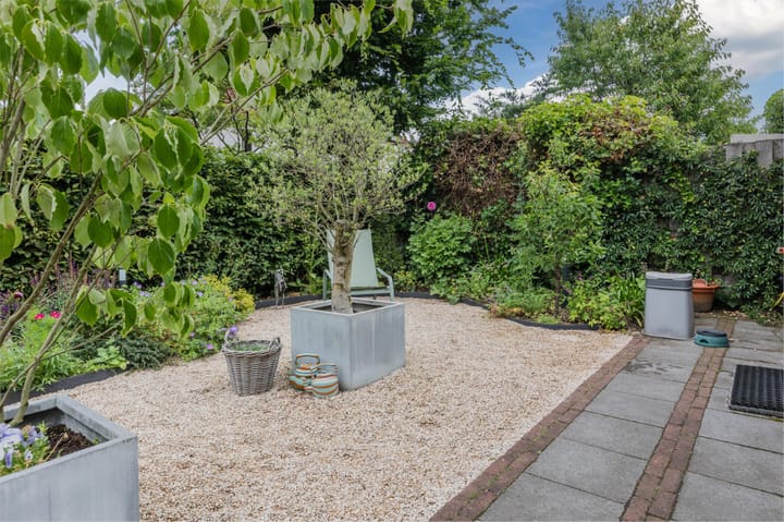 Foto 56 van Pater Leijdekkersstraat 107