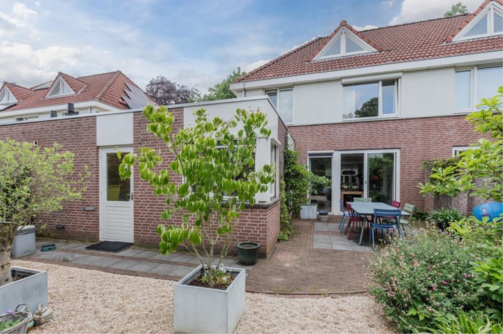 Foto 59 van Pater Leijdekkersstraat 107