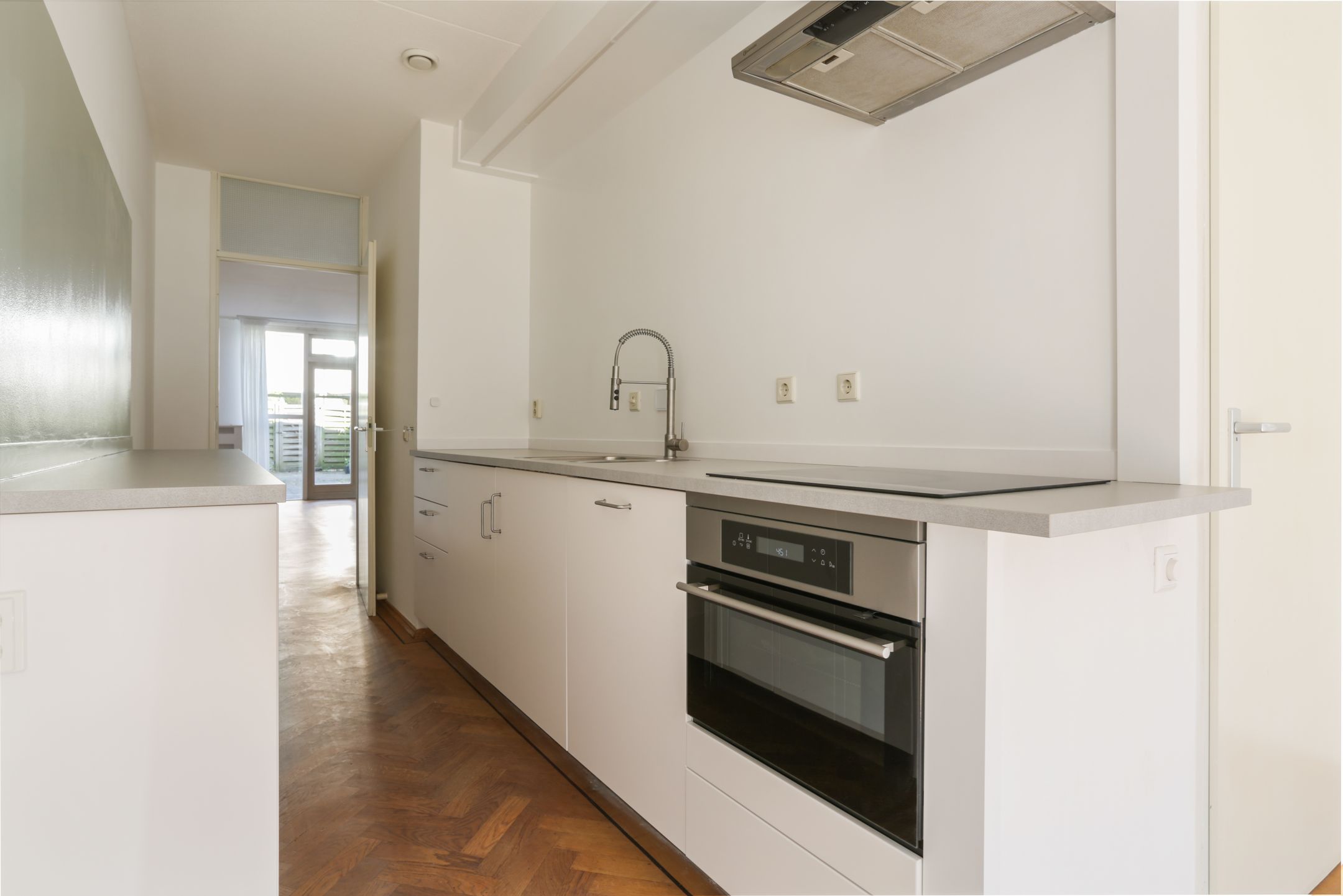 Photo 3 of Louise Henriëttestraat 2-M