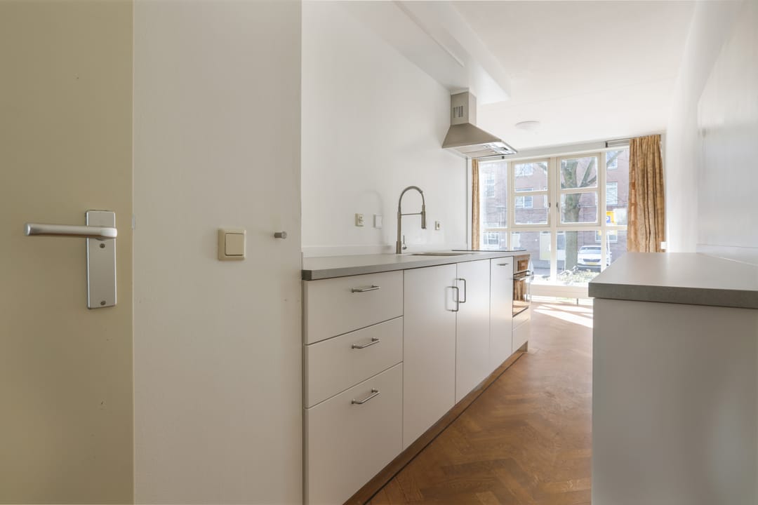 Photo 7 of Louise Henriëttestraat 2-M