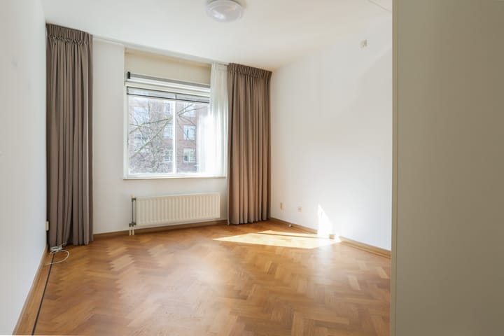 Photo 10 of Louise Henriëttestraat 2-M