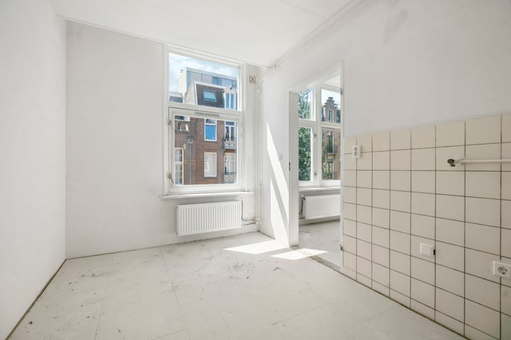 Photo 6 of Madurastraat 69-B