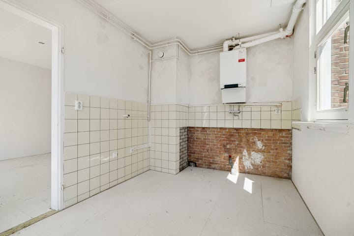 Photo 8 of Madurastraat 69-B