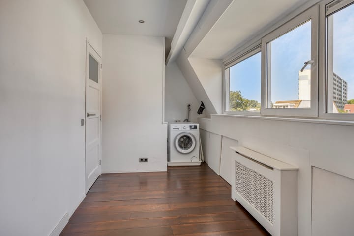 Photo 26 of President van Heelstraat 12