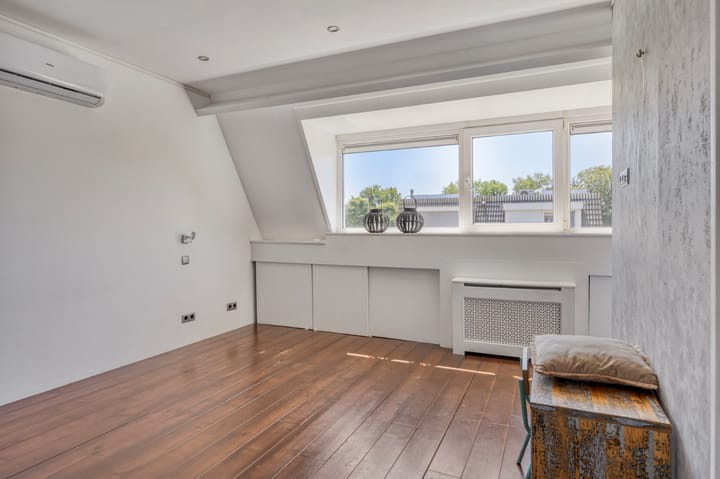 Photo 27 of President van Heelstraat 12