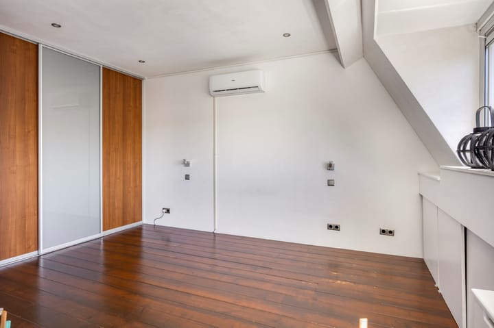 Photo 28 of President van Heelstraat 12