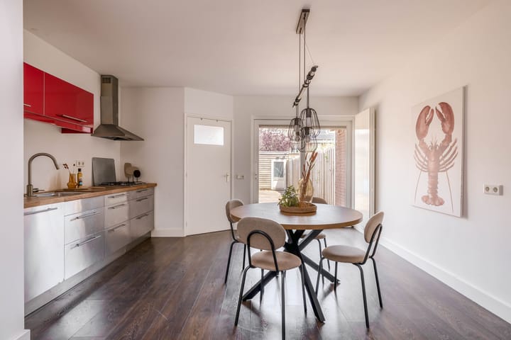 Photo 6 of Van Berghenstraat 8