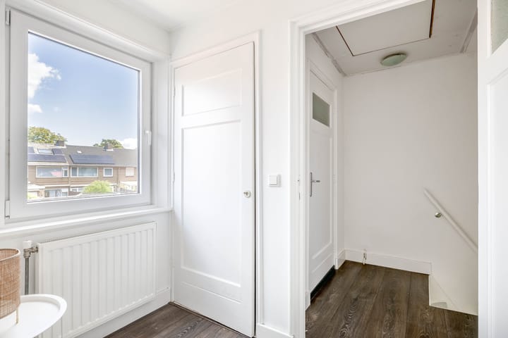 Photo 13 of Van Berghenstraat 8