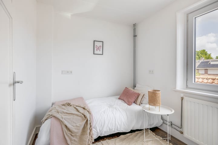 Photo 14 of Van Berghenstraat 8