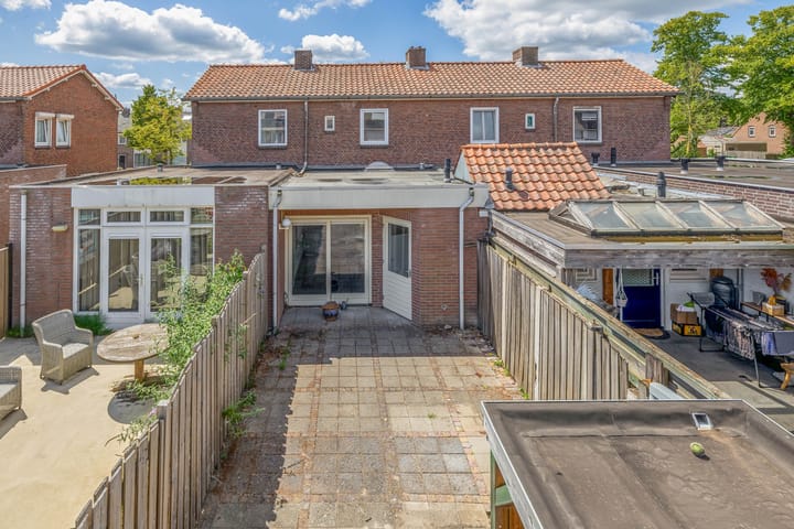 Photo 18 of Van Berghenstraat 8