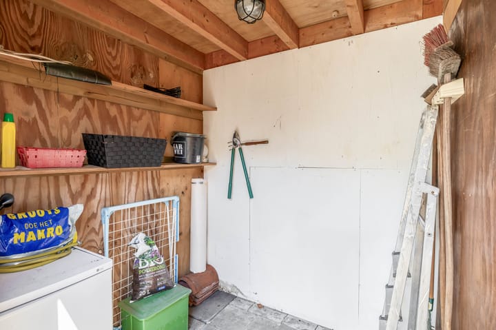 Photo 22 of Van Berghenstraat 8