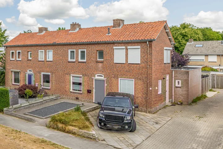 Photo 23 of Van Berghenstraat 8