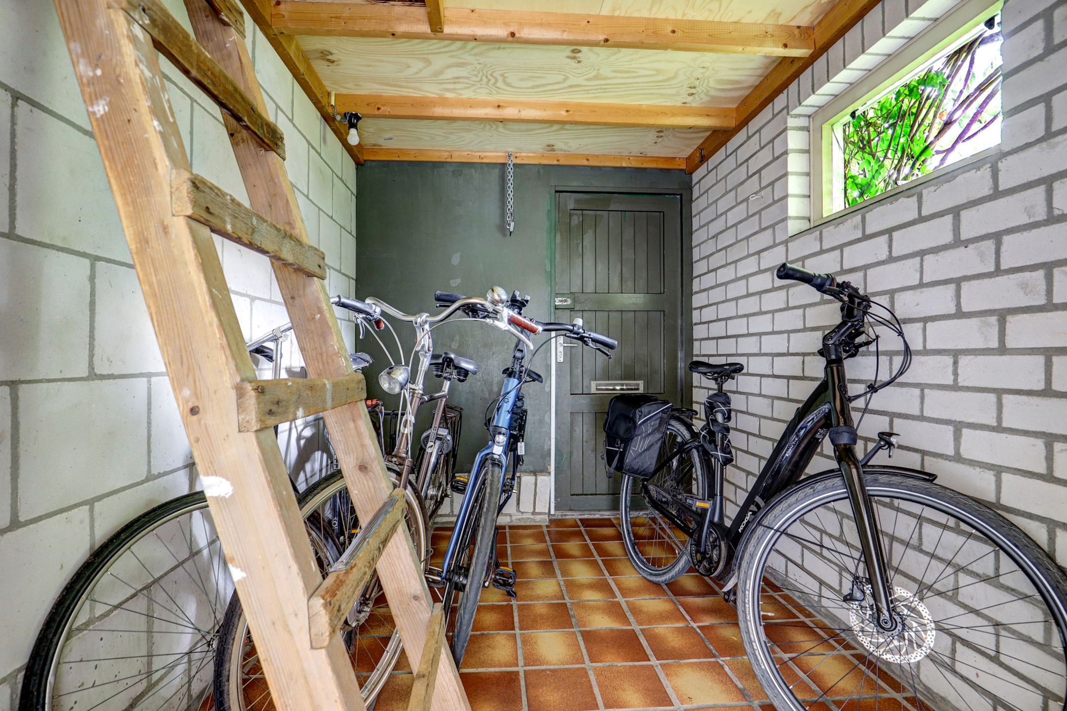 Photo 33 of Sirius 88-A