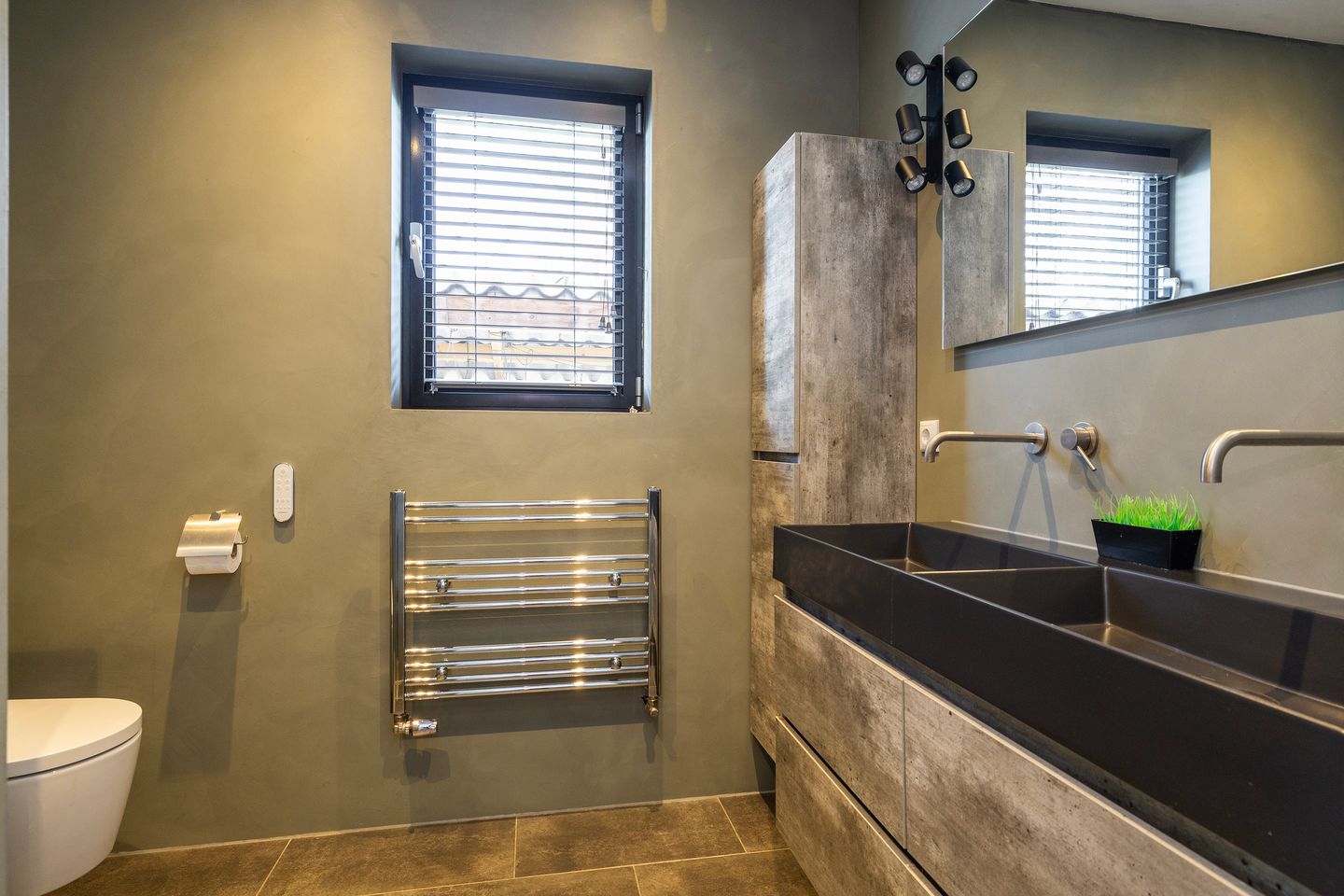 Foto 19 van Woerdenseweg 1