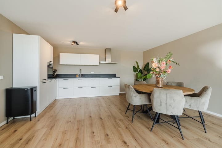 Foto 8 van Brahmsstraat 144