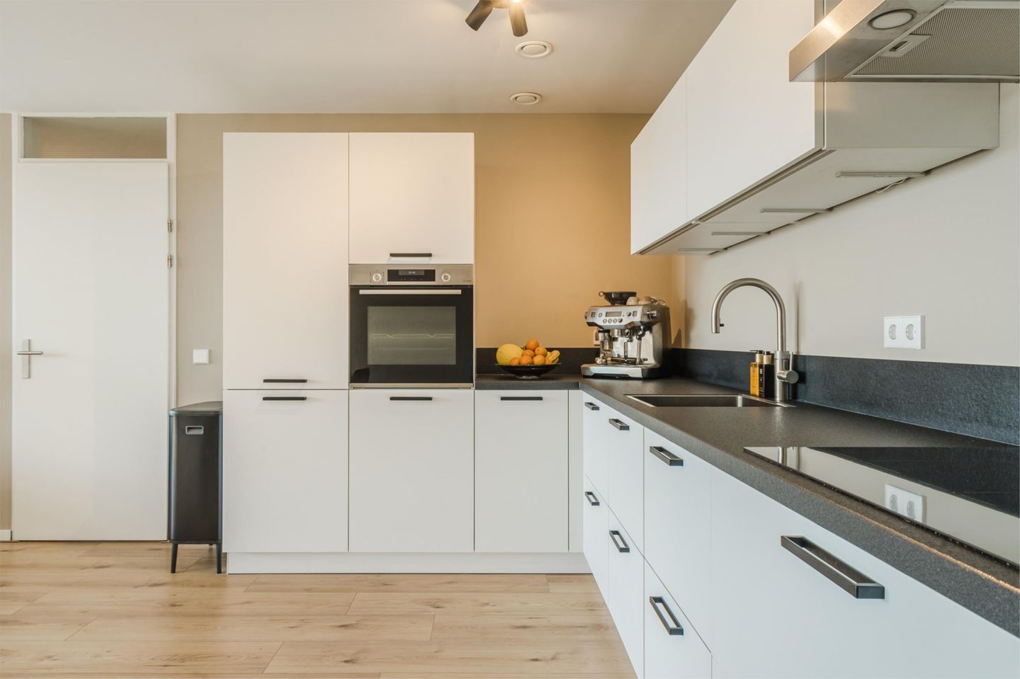 Foto 10 van Brahmsstraat 144