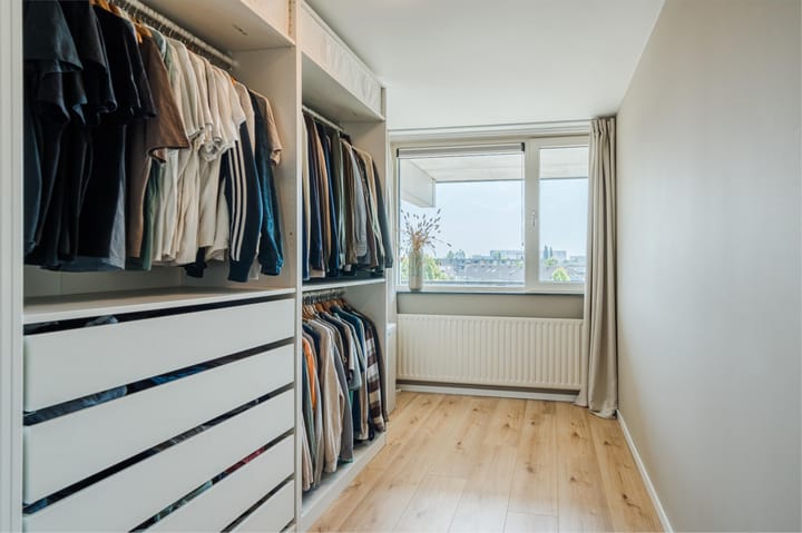 Foto 18 van Brahmsstraat 144