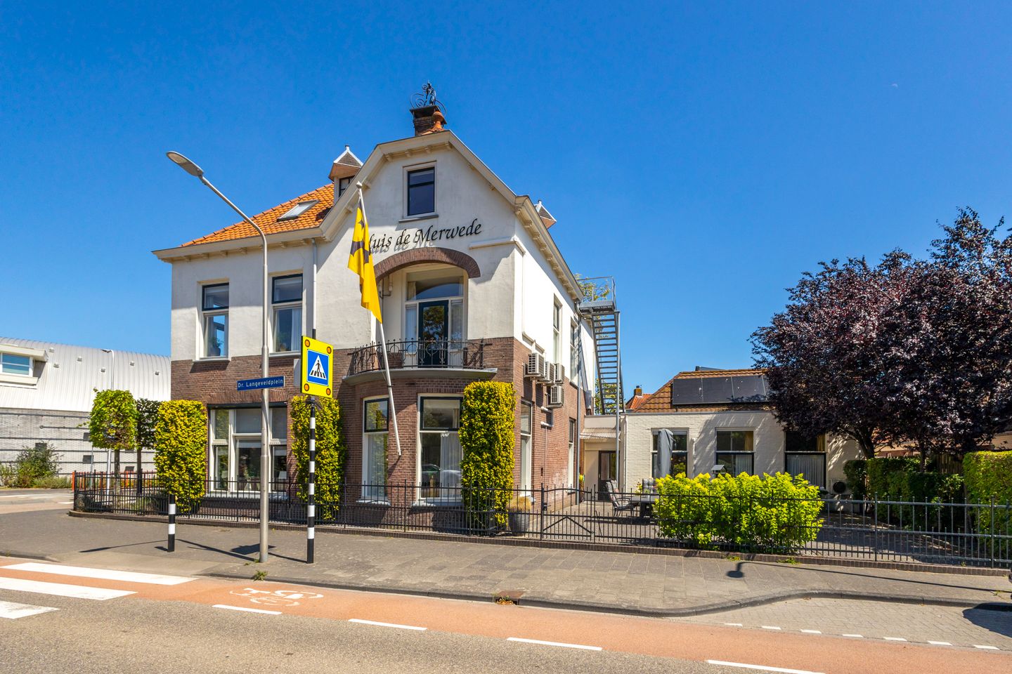 Bekijk foto 2 van Oranjestraat 1