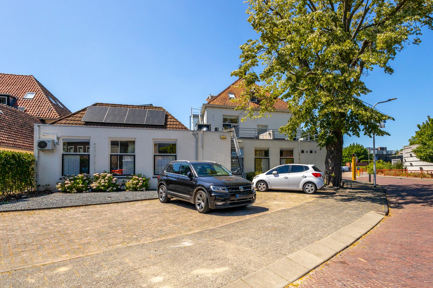 Bekijk foto 4 van Oranjestraat 1