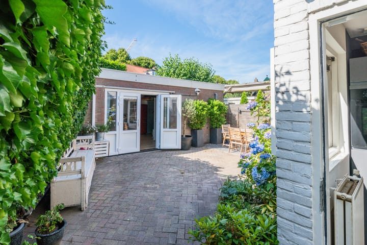 Foto 20 van Hugo de Grootstraat 1