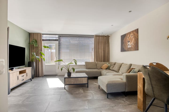 Foto 9 van Troelstrastraat 17