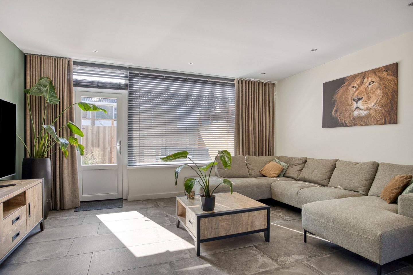 Foto 10 van Troelstrastraat 17