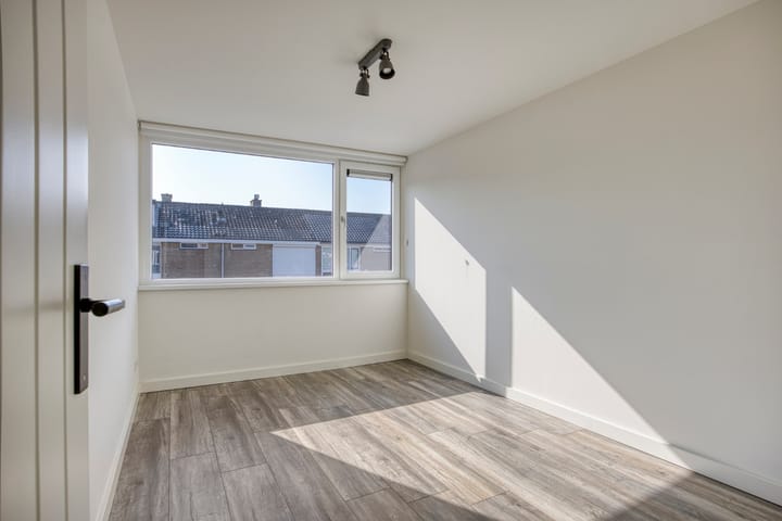 Foto 24 van Troelstrastraat 17