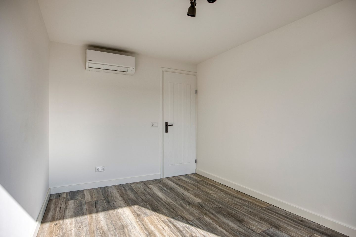 Foto 25 van Troelstrastraat 17