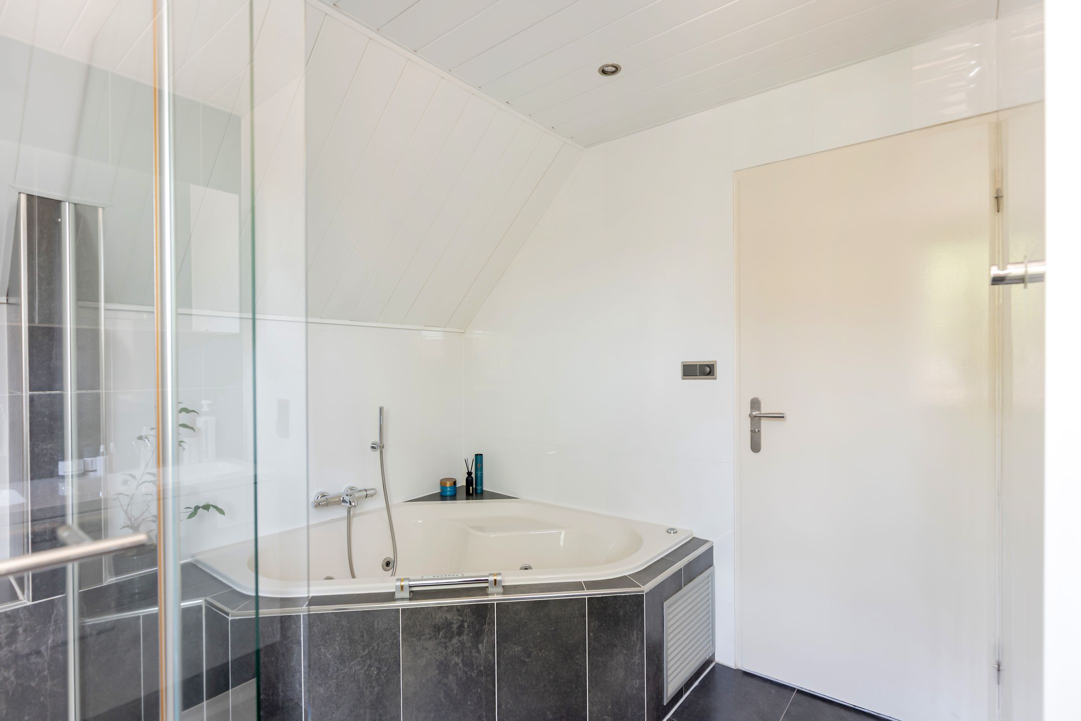 Foto 24 van Achterstraat 54-A