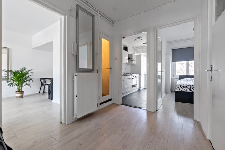 Photo 21 of Carel Vosmaerstraat 48