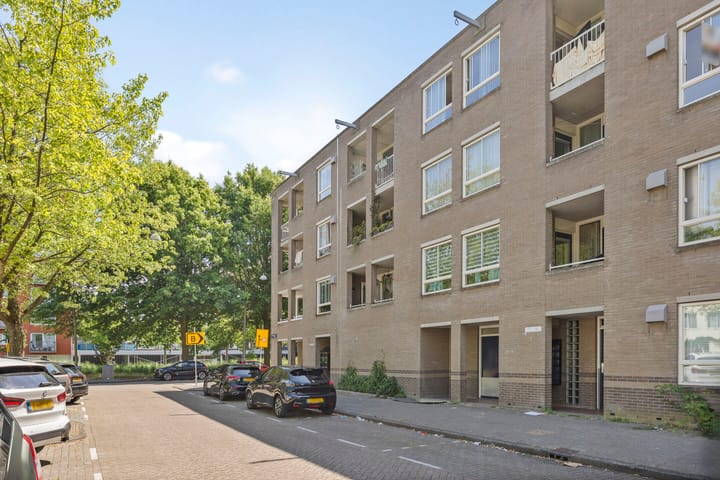 Foto 16 van Brentanostraat 154