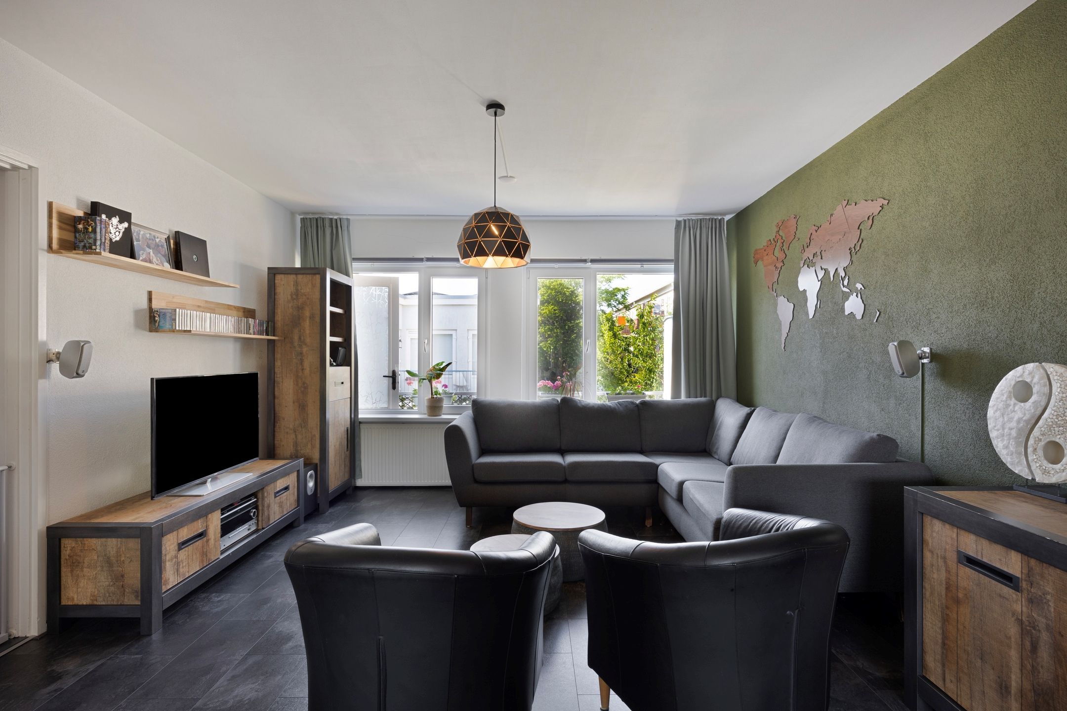 Photo 12 of Van der Gaagstraat 69