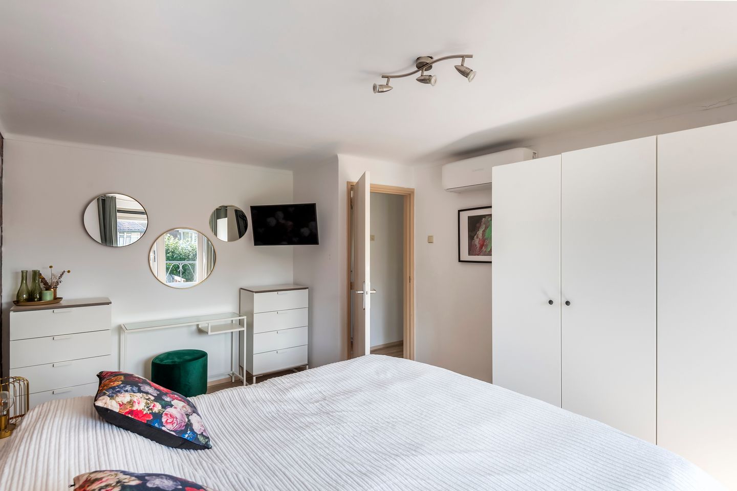 Foto 49 van Julianalaan 24-A