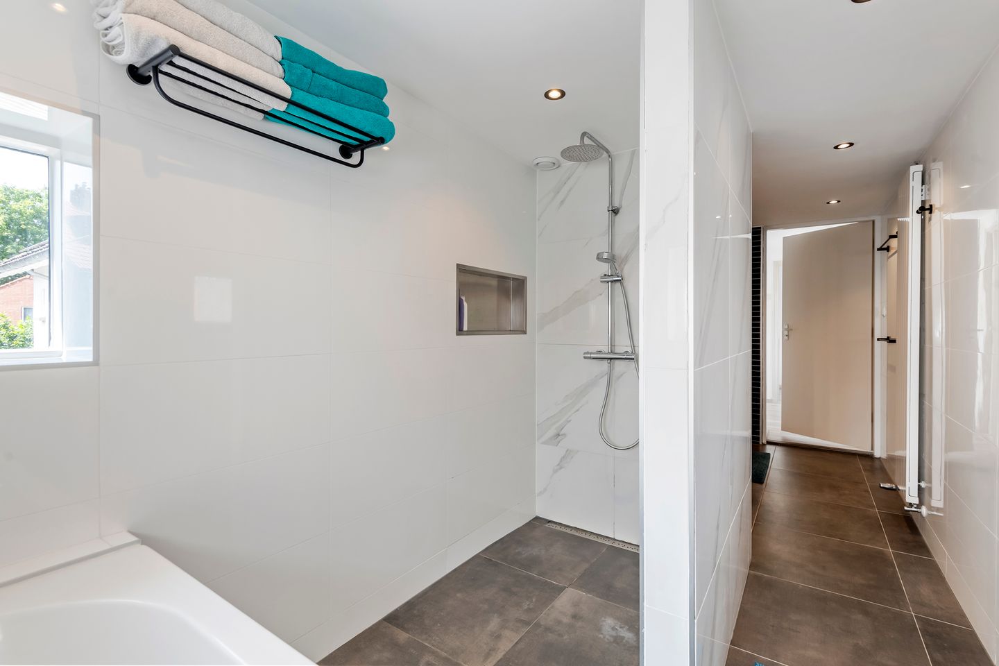 Foto 59 van Julianalaan 24-A