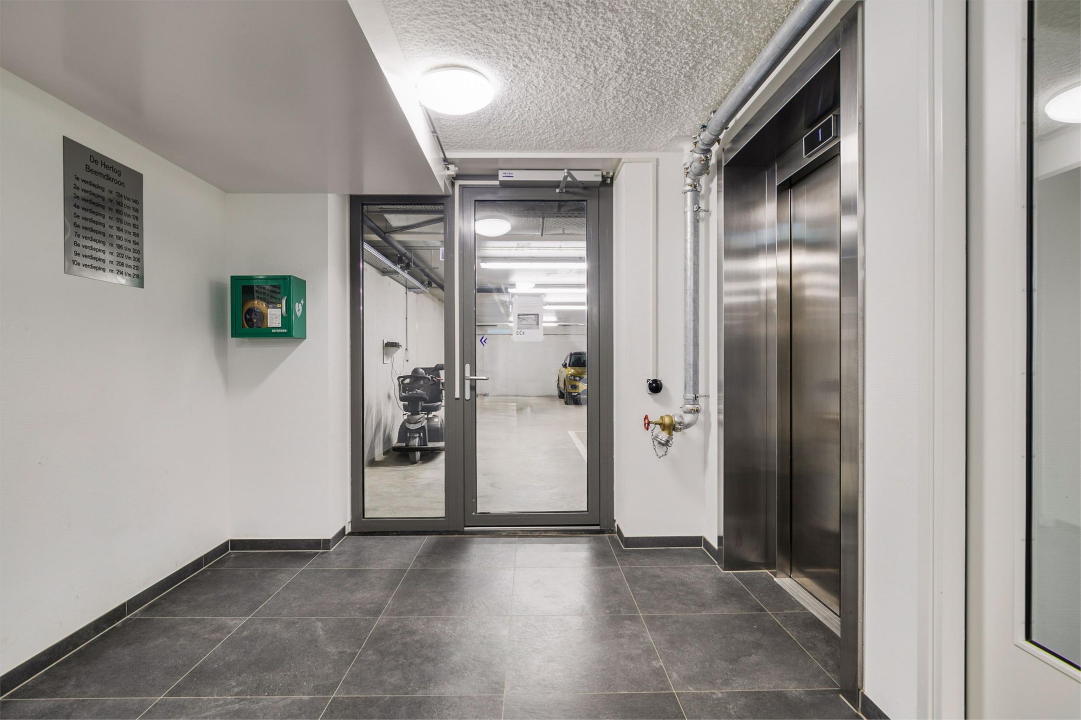 Photo 9 of Beemdkroon 216