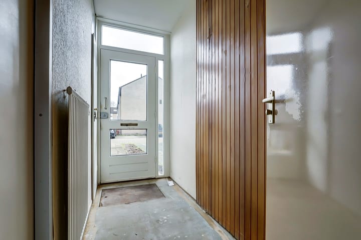 Photo 2 of Debussystraat 7