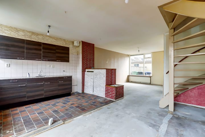 Photo 7 of Debussystraat 7