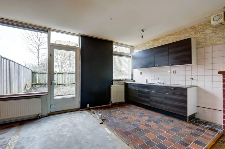 Photo 4 of Debussystraat 7