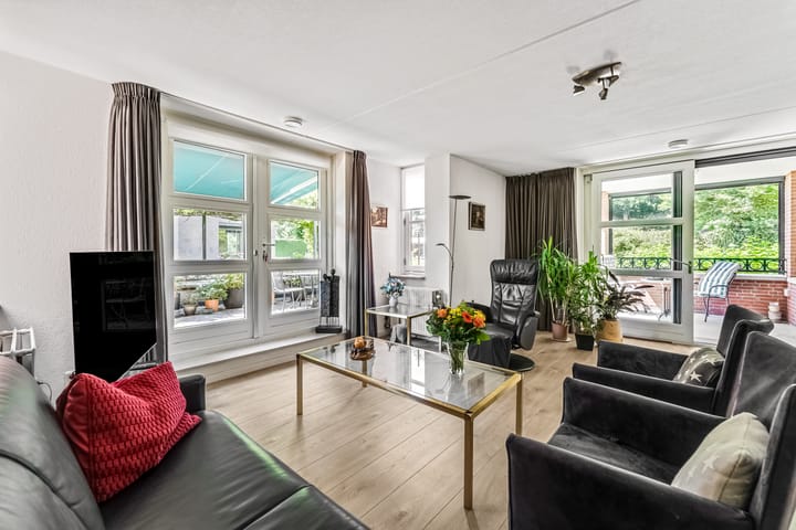 Photo 3 of Stationsweg 52-2