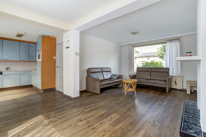 Photo 12 of Saksen Weimarstraat 19