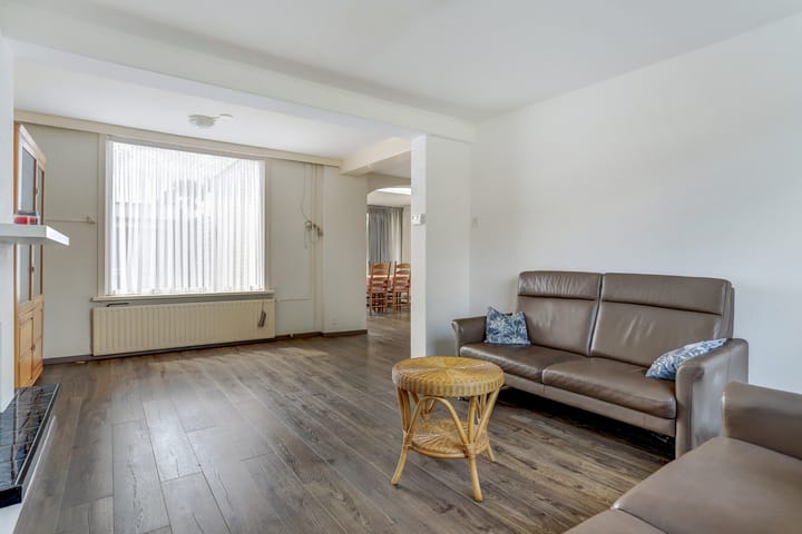 Photo 14 of Saksen Weimarstraat 19