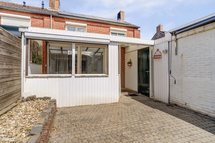 Photo 35 of Saksen Weimarstraat 19