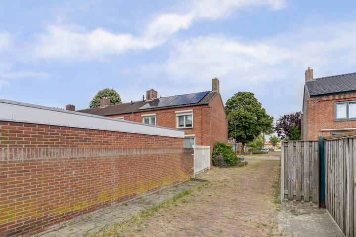 Photo 41 of Saksen Weimarstraat 19