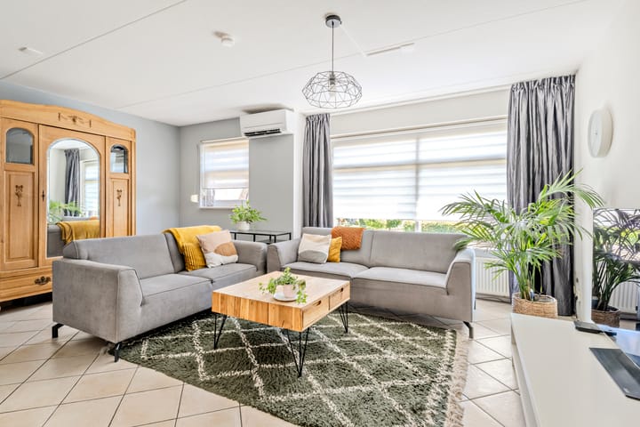 Foto 2 van Marga Klompélaan 119