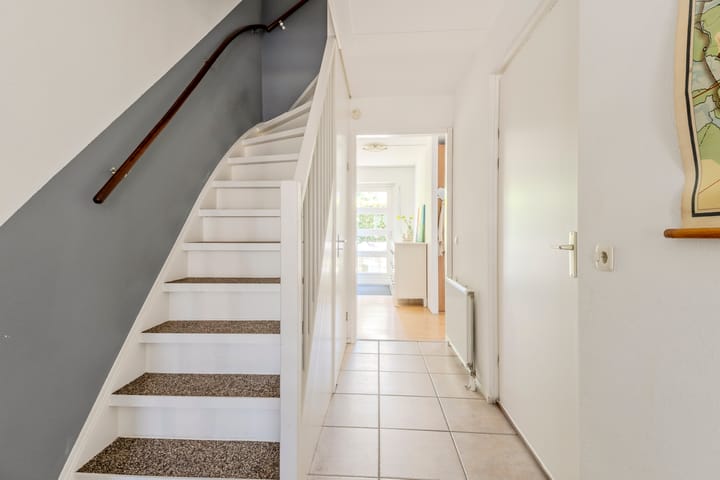 Foto 10 van Marga Klompélaan 119