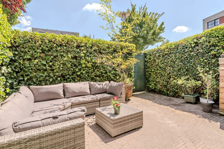 Foto 14 van Marga Klompélaan 119