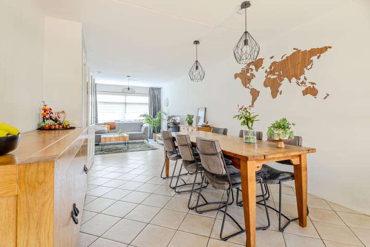 Foto 19 van Marga Klompélaan 119